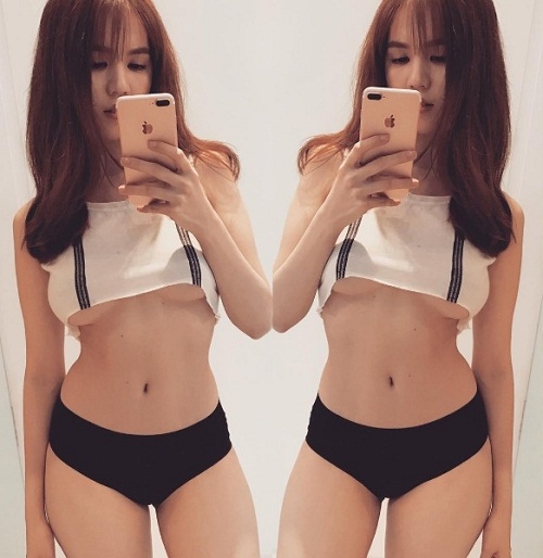 Hành động lạ Ngọc Trinh phản pháo khi bị chê vòng 1 bốc hơi? Hành động lạ Ngọc Trinh phản pháo khi bị chê vòng 1 bốc hơi?
