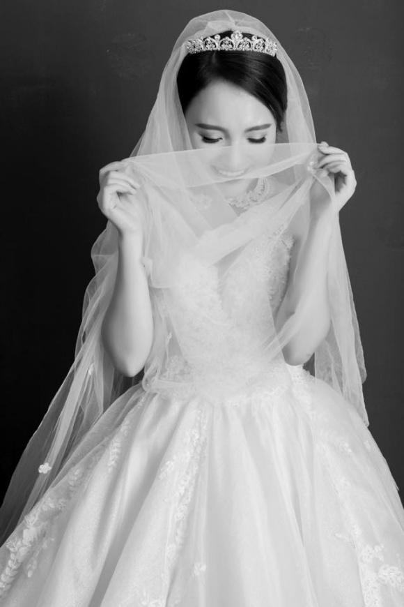 Lộ thiệp cưới của Nhật Thuỷ Idol và ông xã điển trai