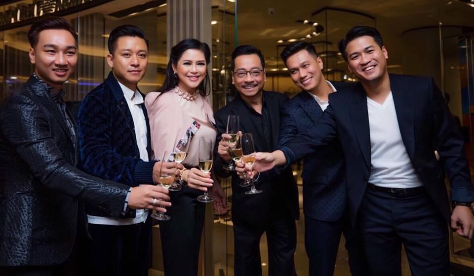 Cuộc sống giàu có như mơ của NSND Hoàng Dũng