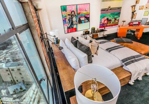 Cướp biển Johnny Depp bán hết 5 căn penthouse thu về hơn 247 tỷ đồng Cướp biển Johnny Depp bán hết 5 căn penthouse thu về hơn 247 tỷ đồng