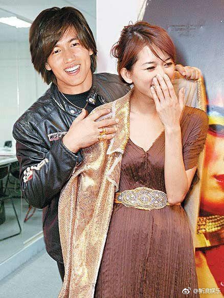 Khi dàn trai xinh gái đẹp của showbiz lũ lượt quay trở lại với người yêu cũ Khi dàn trai xinh gái đẹp của showbiz lũ lượt quay trở lại với người yêu cũ