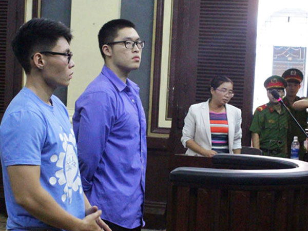 9X Trung Quốc tấn công cảnh sát giao thông được trả tự do tại tòa