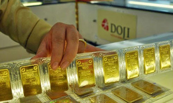 Giá vàng hôm nay 14/11: Ồ ạt bán tháo, vàng chìm đáy thấp Giá vàng hôm nay 14/11: Ồ ạt bán tháo, vàng chìm đáy thấp