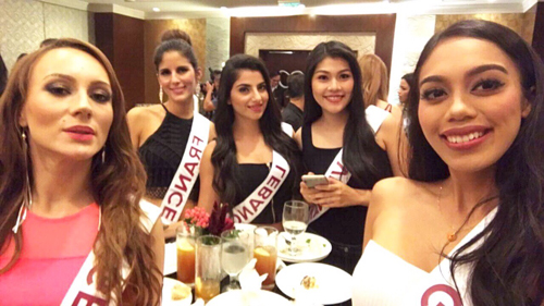 Vương Thanh Tuyền đọ dáng với thí sinh Hoa hậu châu Á Thái Bình Dương