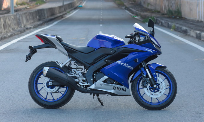 Yamaha R15 - sportbike cho người Việt mới chơi môtô