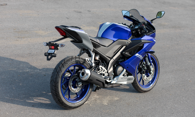 Yamaha R15 - sportbike cho người Việt mới chơi môtô