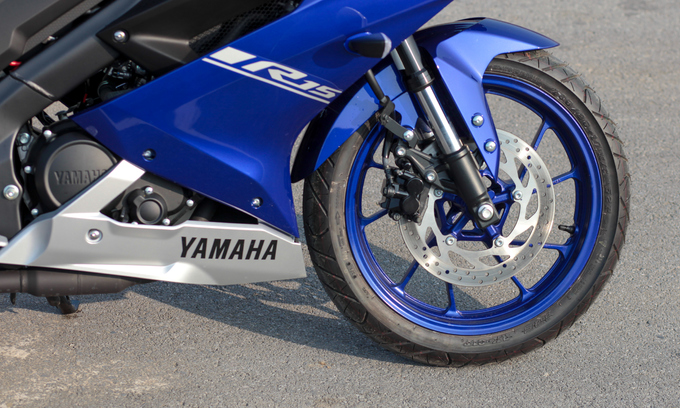 Yamaha R15 - sportbike cho người Việt mới chơi môtô