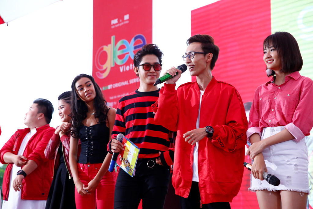 Angela Phương Trinh bất ngờ hôn say đắm Hữu Vi sau khi thổ lộ tình cảm