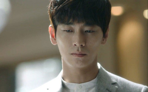 Bạn thân của vợ nói tôi rằng: Mỡ dâng đến tận miệng mà chê, anh là con mèo mù ngu ngốc.