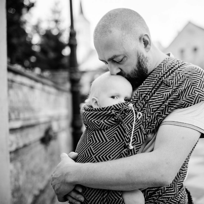 Những bức ảnh chứng minh khi ở bên con, cha bỗng... dịu dàng