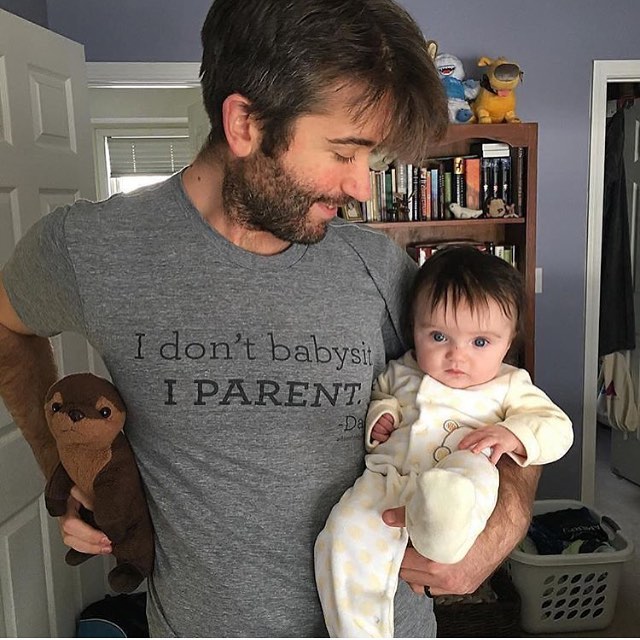 Những bức ảnh chứng minh khi ở bên con, cha bỗng... dịu dàng