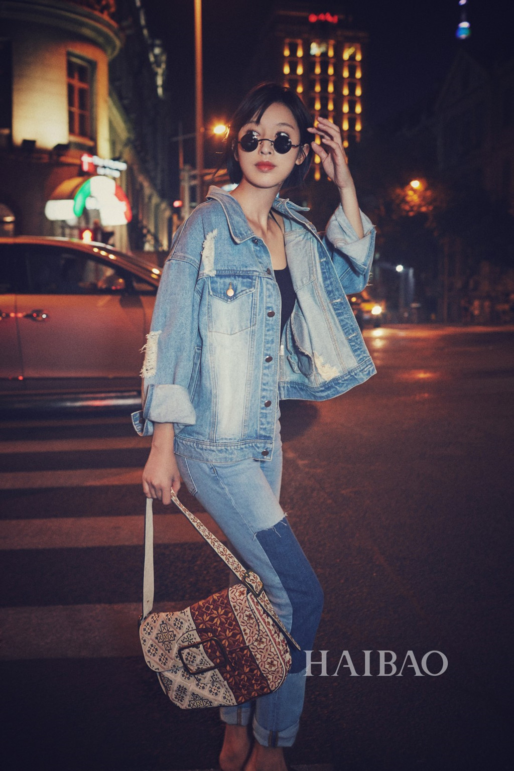 Sao Hoa ngữ chuộng áo khoác denim phá cách xuống phố