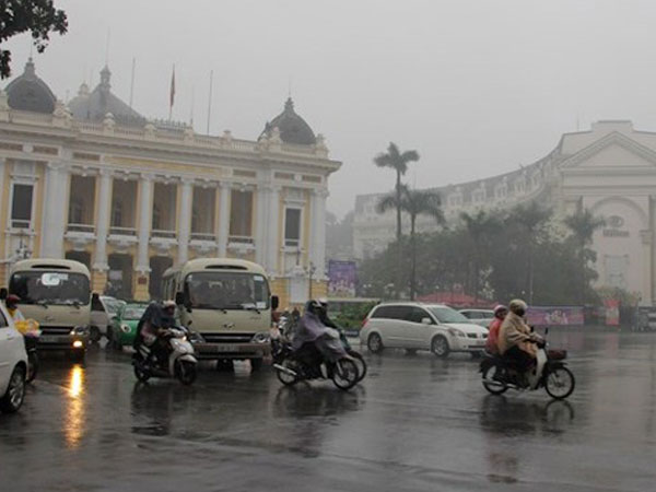 Dự báo thời tiết 15/11: Hà Nội giảm nhiệt, mưa khắp miền Trung