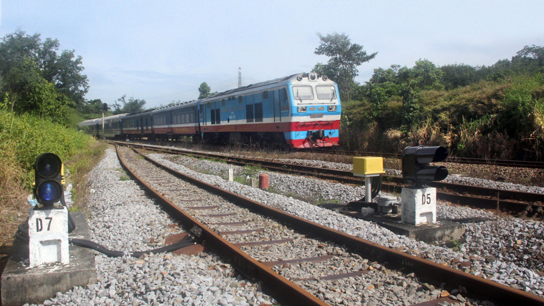 Hệ thống tín hiệu tự động ngàn tỉ khiến tàu lửa suýt tông nhau