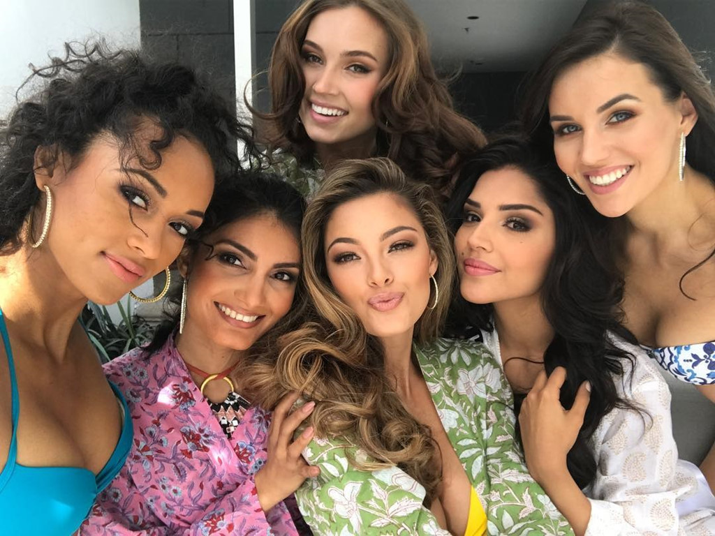 Hậu trường chụp ảnh áo tắm của thí sinh Hoa hậu Hoàn vũ