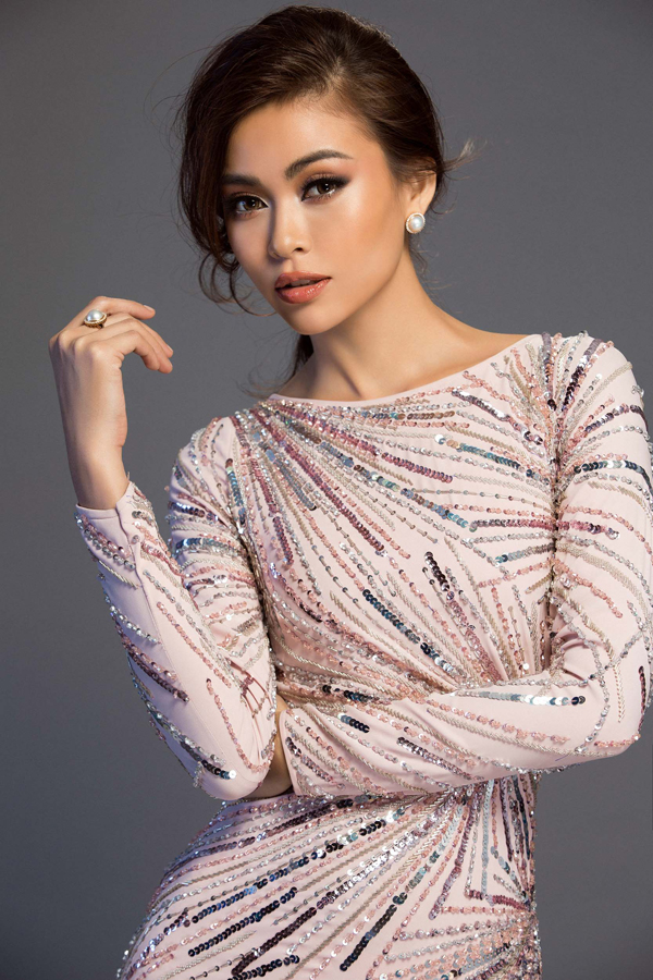 Mâu Thủy chọn váy dạ hội xây dựng hình ảnh theo style hoa hậu