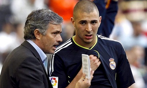 Benzema cay cú vì từng bị Mourinho so sánh với mèo