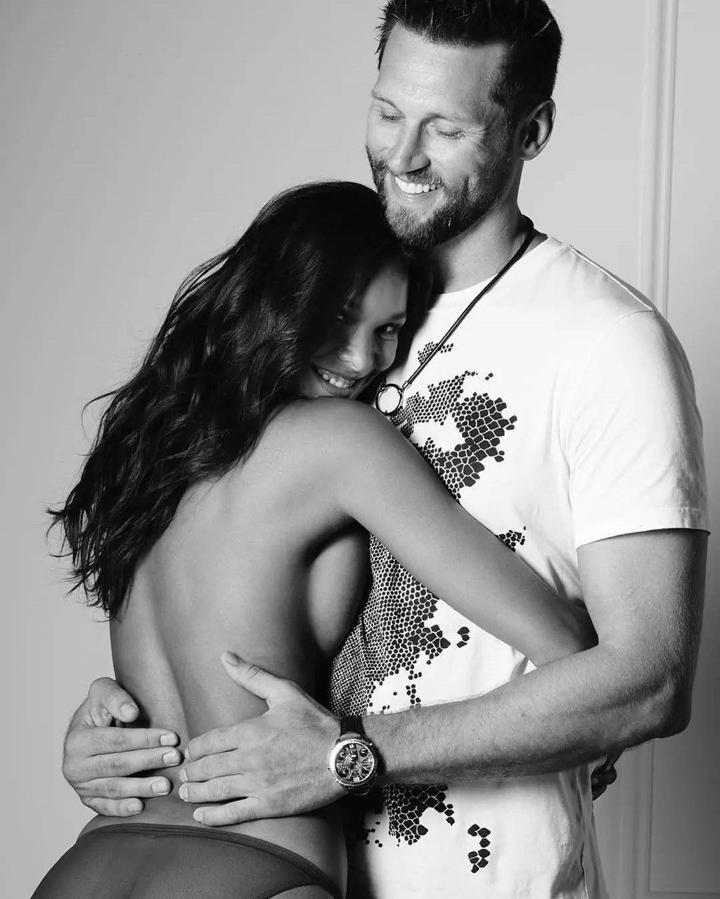 Nhan sắc thiên thần Victorias Secret diện mẫu áo ngực 2 triệu USD