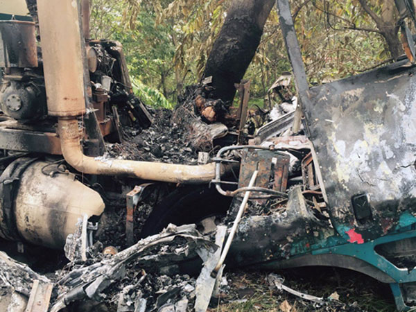 Tài xế tử vong trong cabin xe bồn cháy ngùn ngụt