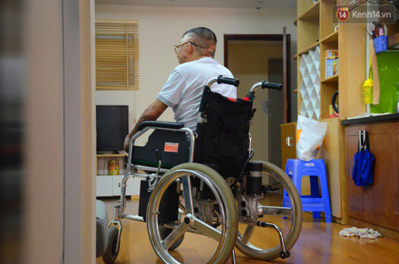 Chiến sĩ duy nhất sống sót sau vụ rơi trực thăng Hòa Lạc nghẹn ngào với đôi tay giả: Tôi vui sướng, hạnh phúc đến quên cả ăn uống Chiến sĩ duy nhất sống sót sau vụ rơi trực thăng Hòa Lạc nghẹn ngào với đôi tay giả: Tôi vui sướng, hạnh phúc đến quên cả ăn uống