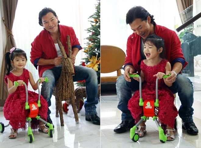 Trên sân khấu lộng lẫy là thế, nhưng về nhà các sao Việt lại hồn nhiên và đáng yêu thế này! Trên sân khấu lộng lẫy là thế, nhưng về nhà các sao Việt lại hồn nhiên và đáng yêu thế này!