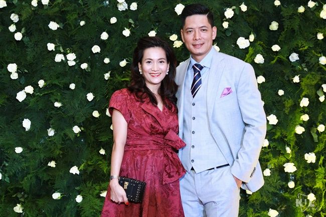 Những chuyện tình đũa lệch đầy xúc động của sao Việt: Showbiz đâu chỉ có thị phi!