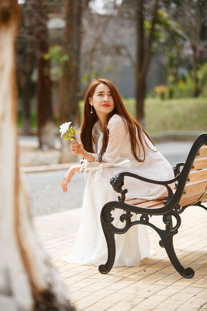 Nhã Phương từ chối nhắc đến Trường Giang: Tôi buồn vì người ta chỉ biết đến với ồn ào tình cảm Nhã Phương từ chối nhắc đến Trường Giang: Tôi buồn vì người ta chỉ biết đến với ồn ào tình cảm