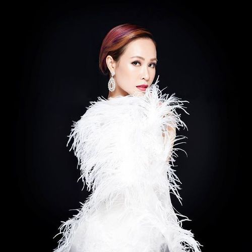 Uyên Linh: Tôi không triệu view như Hương Tràm, Sơn Tùng nhưng nhiều show đến không có thời gian Uyên Linh: Tôi không triệu view như Hương Tràm, Sơn Tùng nhưng nhiều show đến không có thời gian