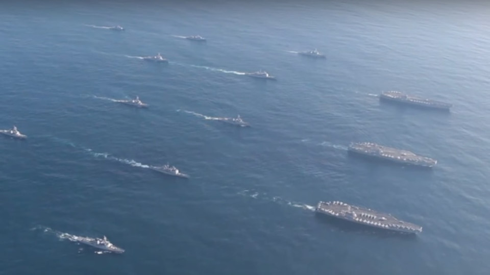 Các siêu tàu sân bay Mỹ phô diễn sức mạnh, cảnh báo Triều Tiên