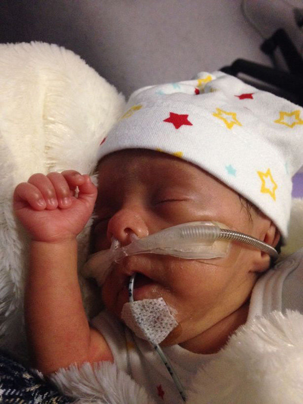 Hạnh phúc muộn màng của người mẹ 2 lần sinh non, 3 lần sảy thai, 3 lần IVF thất bại