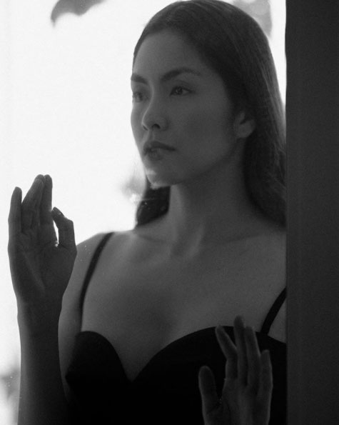 Sau 5 năm rút lui khỏi showbiz, Tăng Thanh Hà gây sốt với tấm hình gợi cảm hiếm hoi!