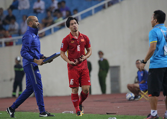 Công Phượng chơi thảm họa, HLV Park Hang Seo phát biểu không ngờ