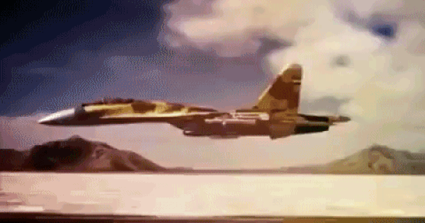 F-15 Mỹ đối đầu Su-30SM Nga: Đại bàng tấn công đè bẹp vịt con?