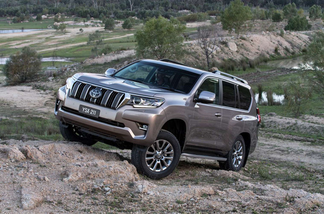 Toyota Land Cruiser Prado 2018 - giá giảm, thêm nhiều cải tiến
