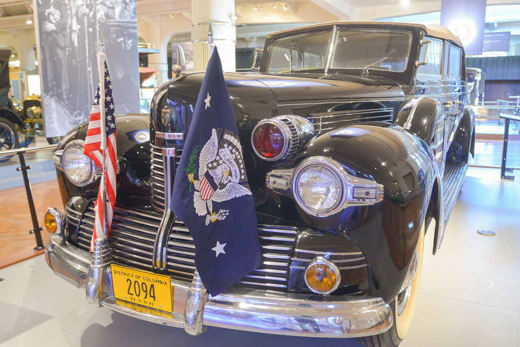 Chuyện chưa kể về dàn xe hộ tống Tổng thống Trump ở Việt Nam