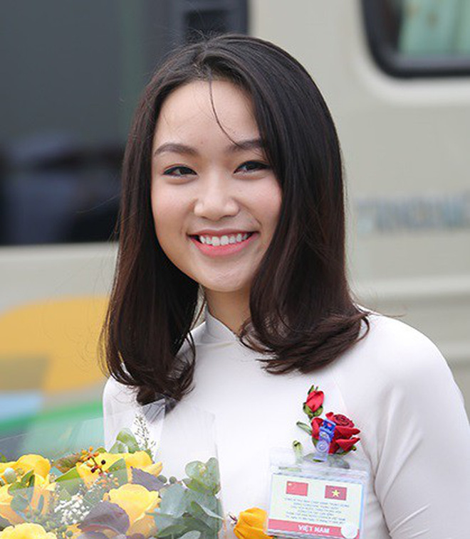 Câu lạc bộ của những cô gái nổi tiếng nhờ xuất hiện cạnh Tổng thống Mỹ, tỷ phú châu Á