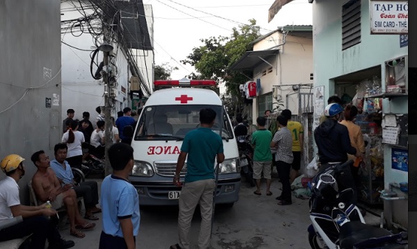 Hoảng loạn phát hiện chị gái chết trong tư thế treo cổ