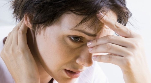 Suốt đêm đầu óc tôi cứ nhảy tưng tưng lên vì mấy cụ bà hàng xóm