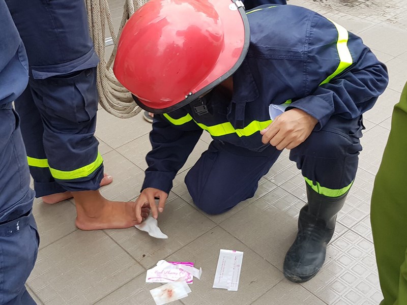 Khống chế kẻ ngáo, 10 lính PCCC có nguy cơ phơi nhiễm HIV