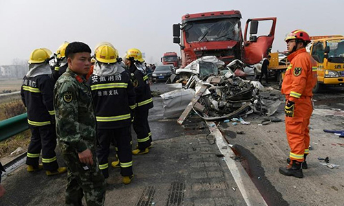 Nữ phóng viên Trung Quốc bị sa thải vì chụp ảnh tại hiện trường tai nạn