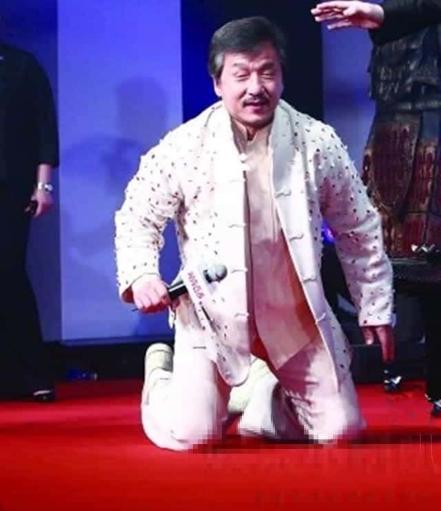 Chân dung ông trùm Hong Kong bắt Thành Long phải quỳ gối suốt hơn 1 tiếng đồng hồ