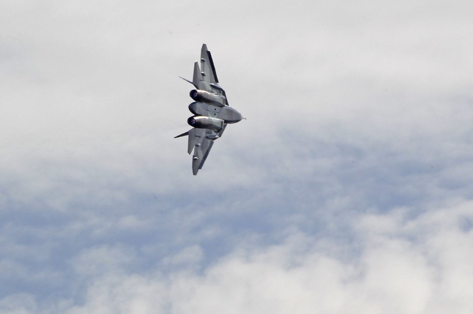 Tiêm kích tàng hình Su-57 của Nga có thể qua mặt F-22 của Mỹ