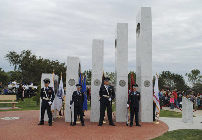 Tượng đài cả năm hiện hình một lần vào 11h11 ngày 11/11