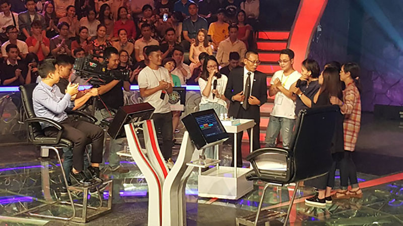 Phút chia tay Ai là triệu phú xúc động của MC Lại Văn Sâm