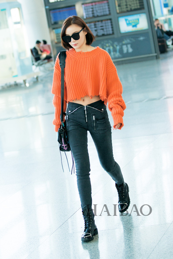 Cách kết hợp áo len và quần jeans sành điệu như sao Hoa ngữ