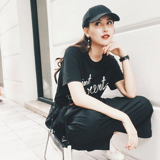 Hot girl Hà Lade nói gì trước nghi vấn vừa sửa mũi, độn cằm? Hot girl Hà Lade nói gì trước nghi vấn vừa sửa mũi, độn cằm?