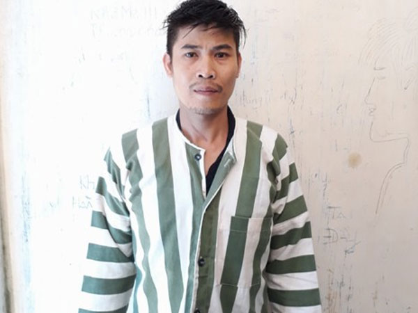 Bàng hoàng phát hiện con gái 15 tuổi bị bạn nhậu hại đời