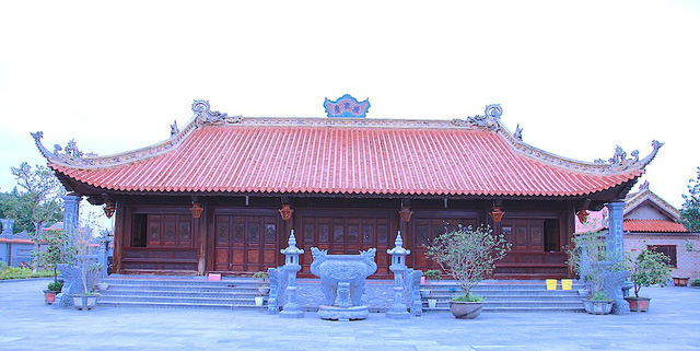 Choáng với khu nhà thờ họ 100 tỷ đồng ở Nghệ An