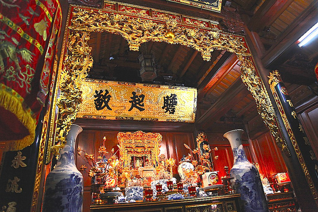 Choáng với khu nhà thờ họ 100 tỷ đồng ở Nghệ An