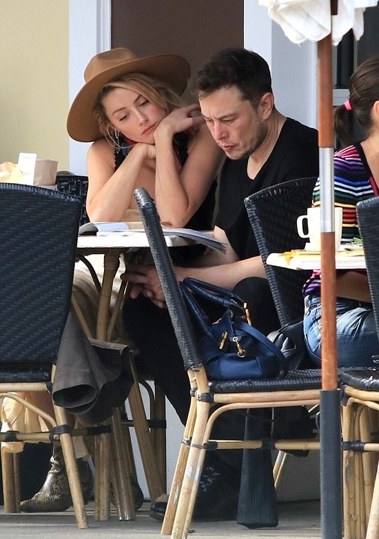 Tỷ phú công nghệ và Amber Heard lại hẹn hò đi ăn sáng sau 3 tháng chia tay